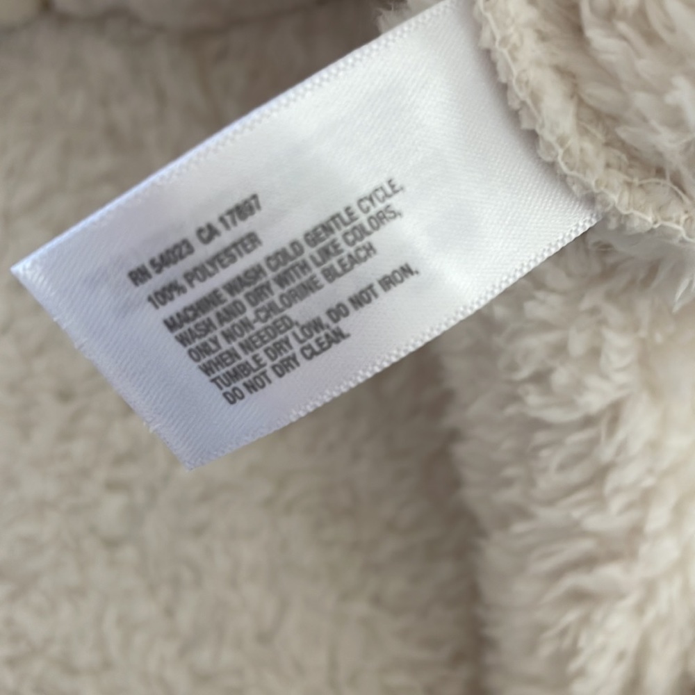 Gap Pullover - Picture 6 of 8